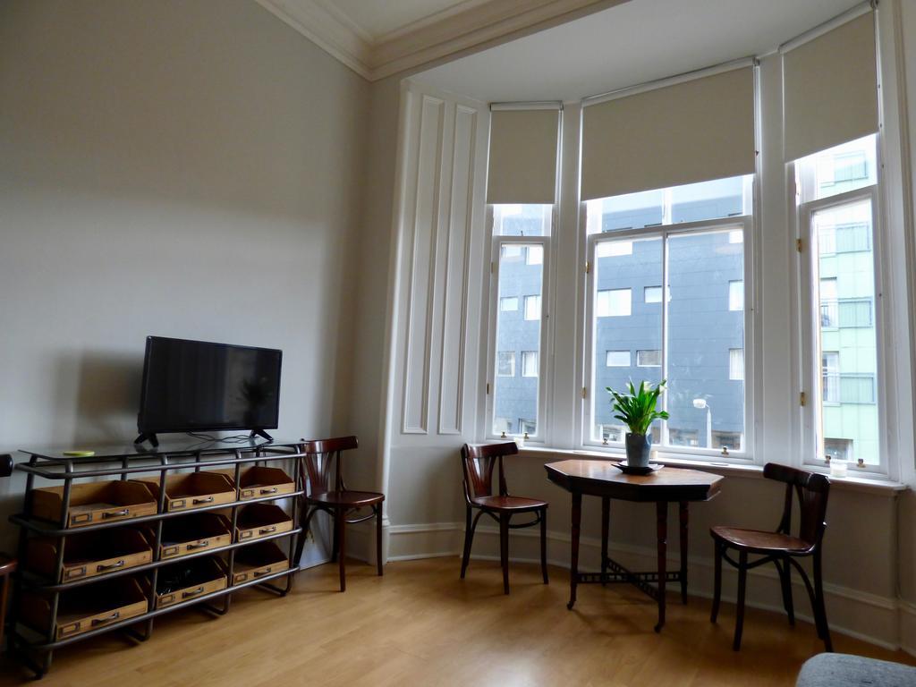 The Derby Suite Glasgow Exterior photo